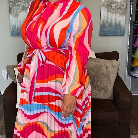 Dress - Picture 2 of 2